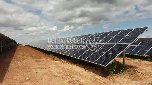 Разпределено фотоволтаично (PV) производство срещу централизирано фотоволтаично производство: сравнителен анализ